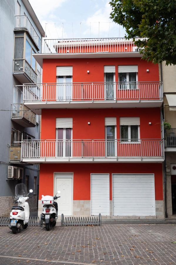 Dimora Rossa Panzió Sottomarina Kültér fotó