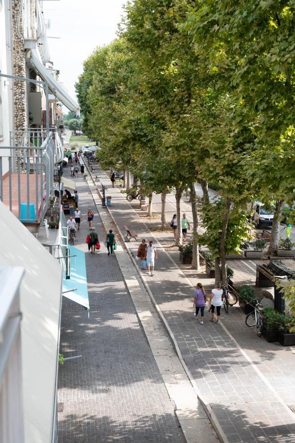 Dimora Rossa Panzió Sottomarina Kültér fotó